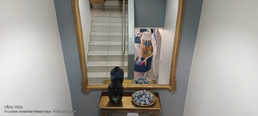 To Let 4 Bedroom Property for Rent in Hartenbos Central Western Cape